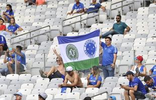 O Mineiro foi palco de homenagens s vtimas da tragdia com o avio da delegao da Chapecoense antes e durante Cruzeiro x Corinthians