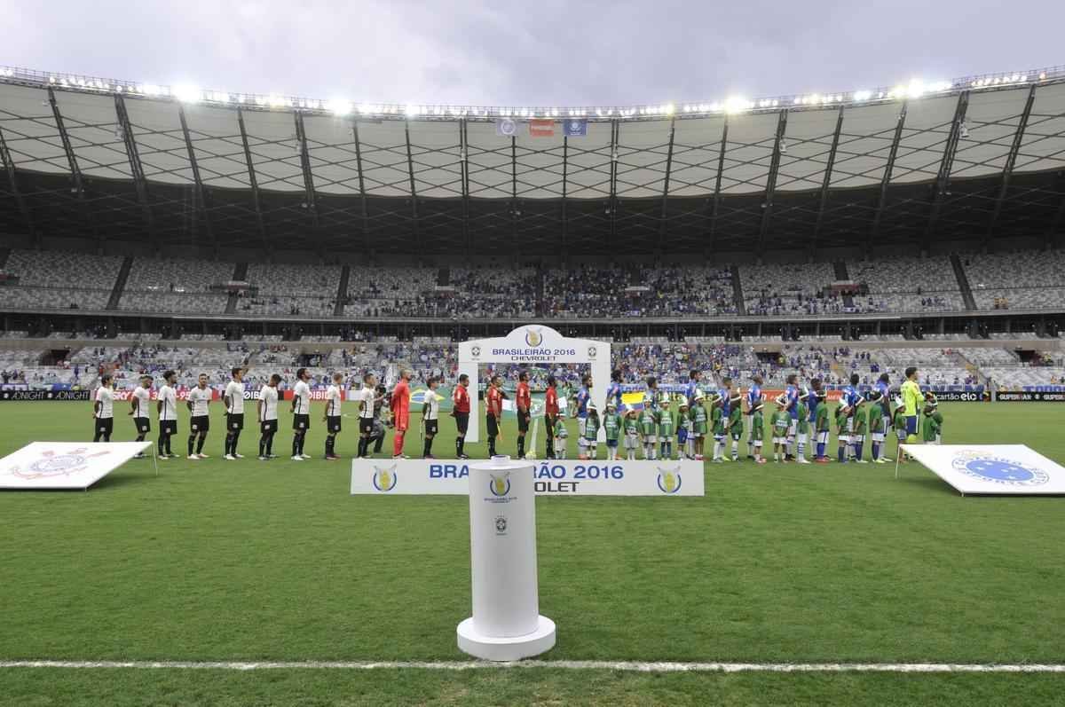 Veja imagens do primeiro tempo do jogo entre Cruzeiro e Corinthians