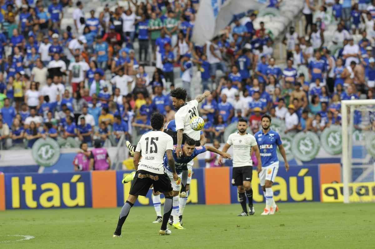 Veja imagens do primeiro tempo do jogo entre Cruzeiro e Corinthians