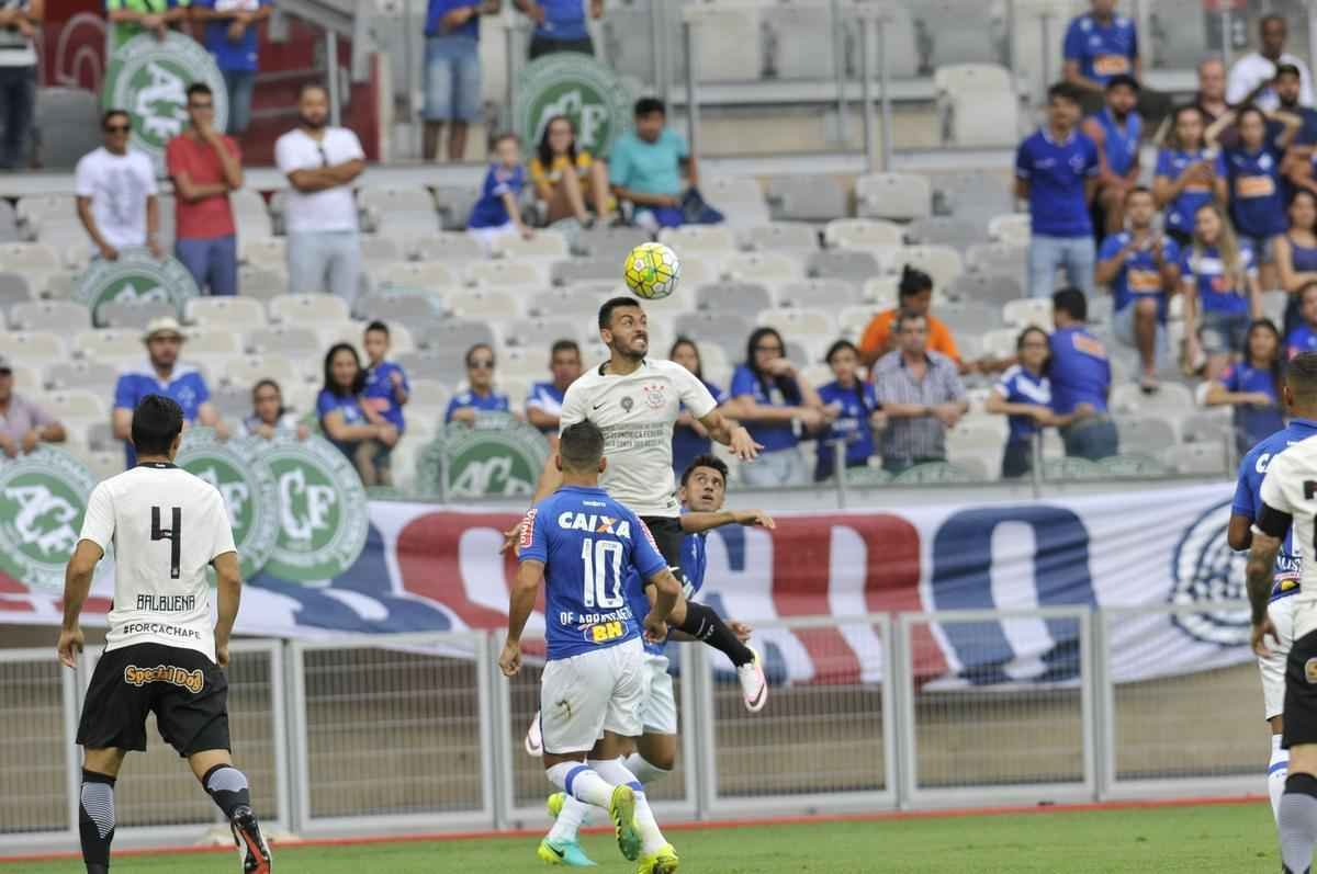 Veja imagens do primeiro tempo do jogo entre Cruzeiro e Corinthians