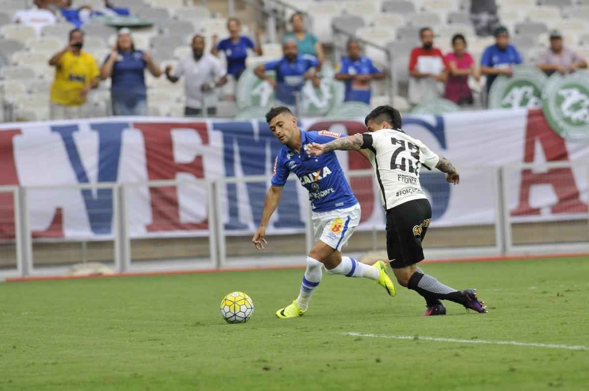 Veja imagens do primeiro tempo do jogo entre Cruzeiro e Corinthians