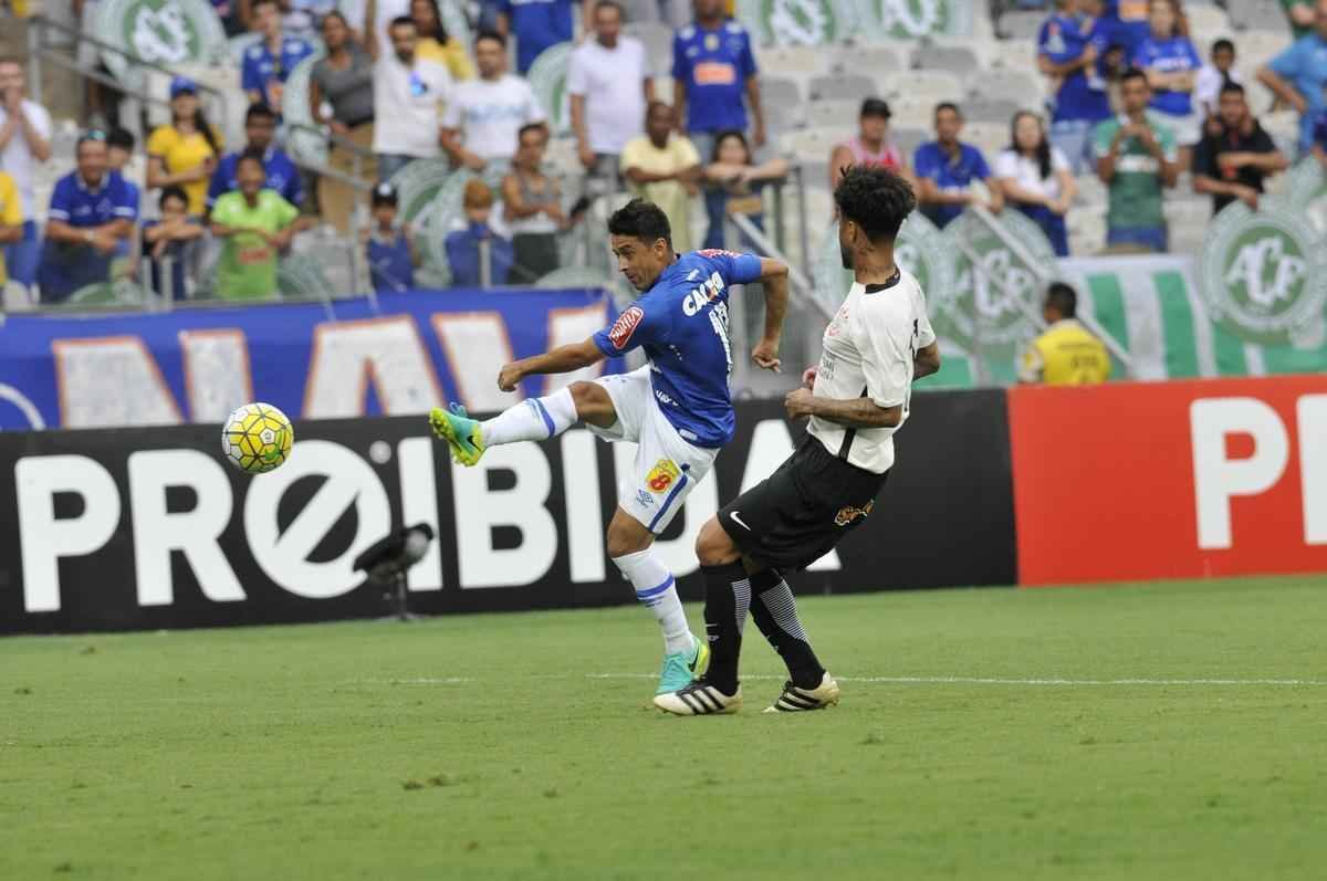 Veja imagens do primeiro tempo do jogo entre Cruzeiro e Corinthians