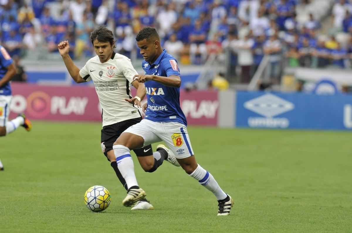 Veja imagens do primeiro tempo do jogo entre Cruzeiro e Corinthians