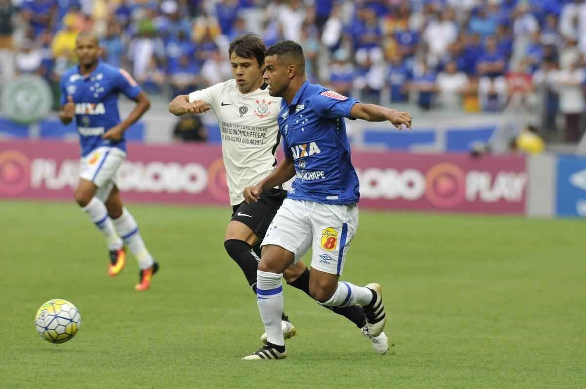 Veja imagens do primeiro tempo do jogo entre Cruzeiro e Corinthians