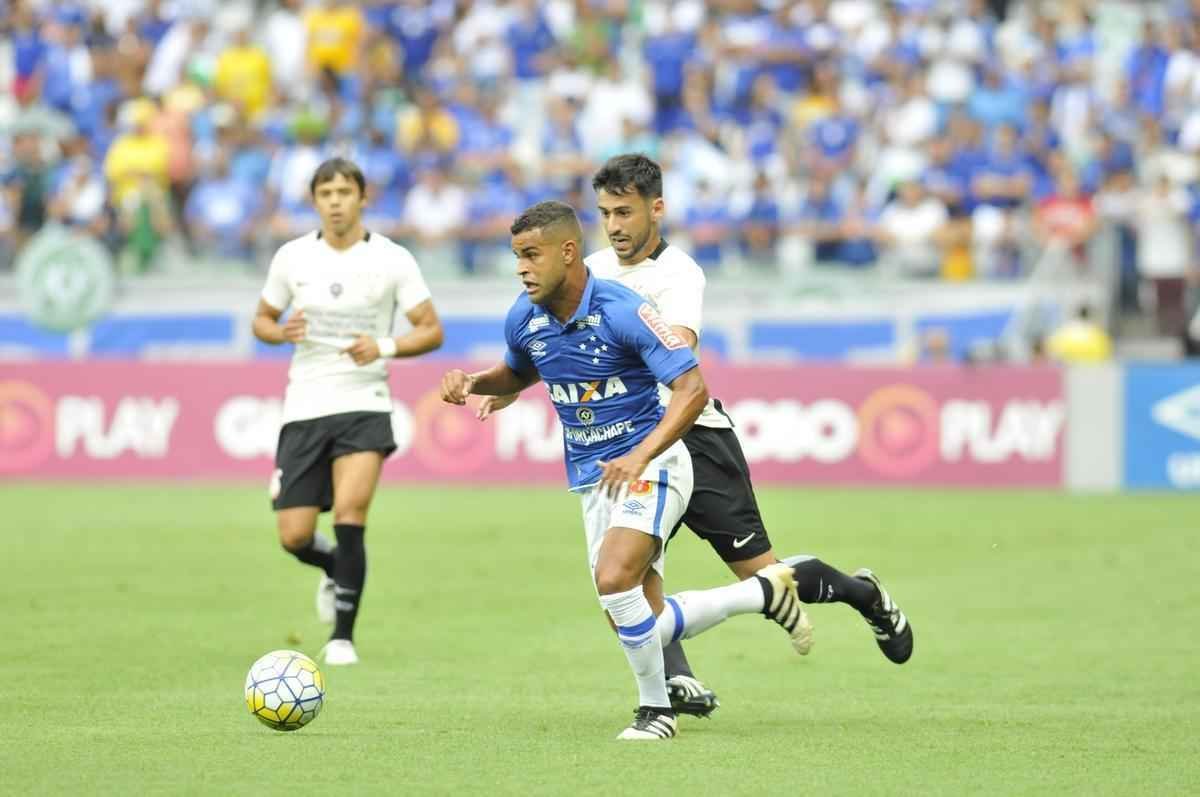 Veja imagens do primeiro tempo do jogo entre Cruzeiro e Corinthians