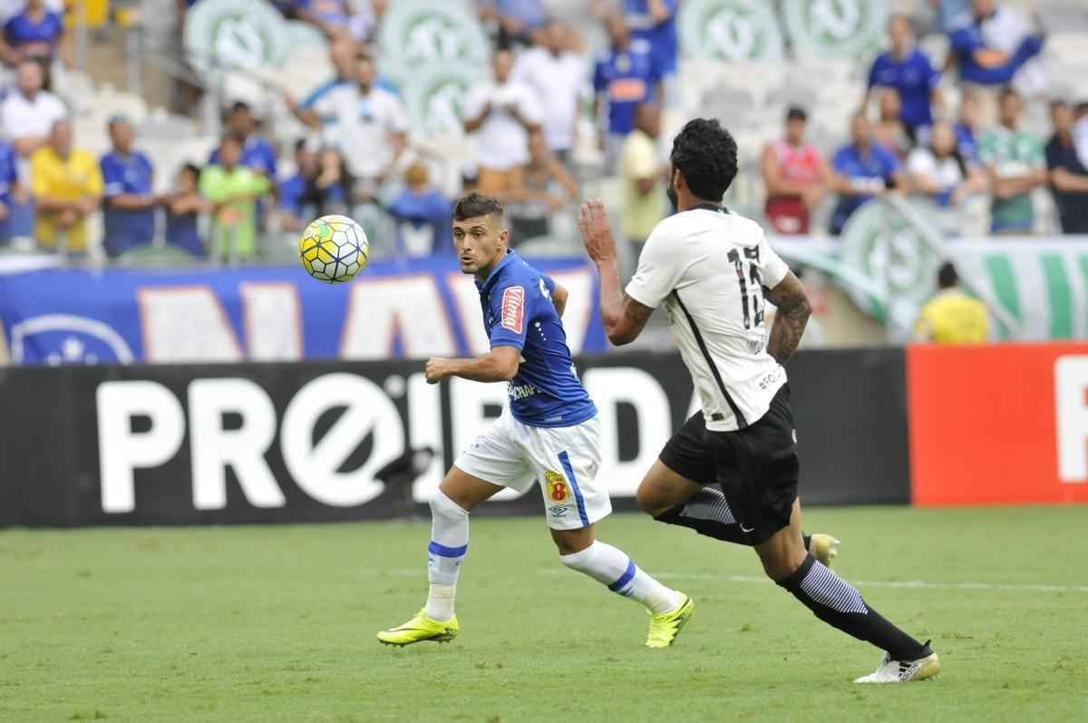 Veja imagens do primeiro tempo do jogo entre Cruzeiro e Corinthians