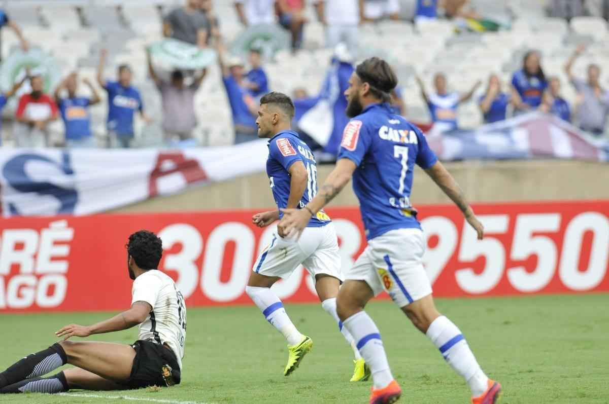 Veja imagens do primeiro tempo do jogo entre Cruzeiro e Corinthians