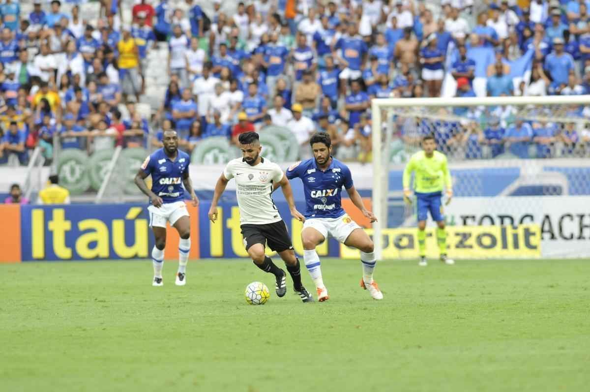 Veja imagens do primeiro tempo do jogo entre Cruzeiro e Corinthians