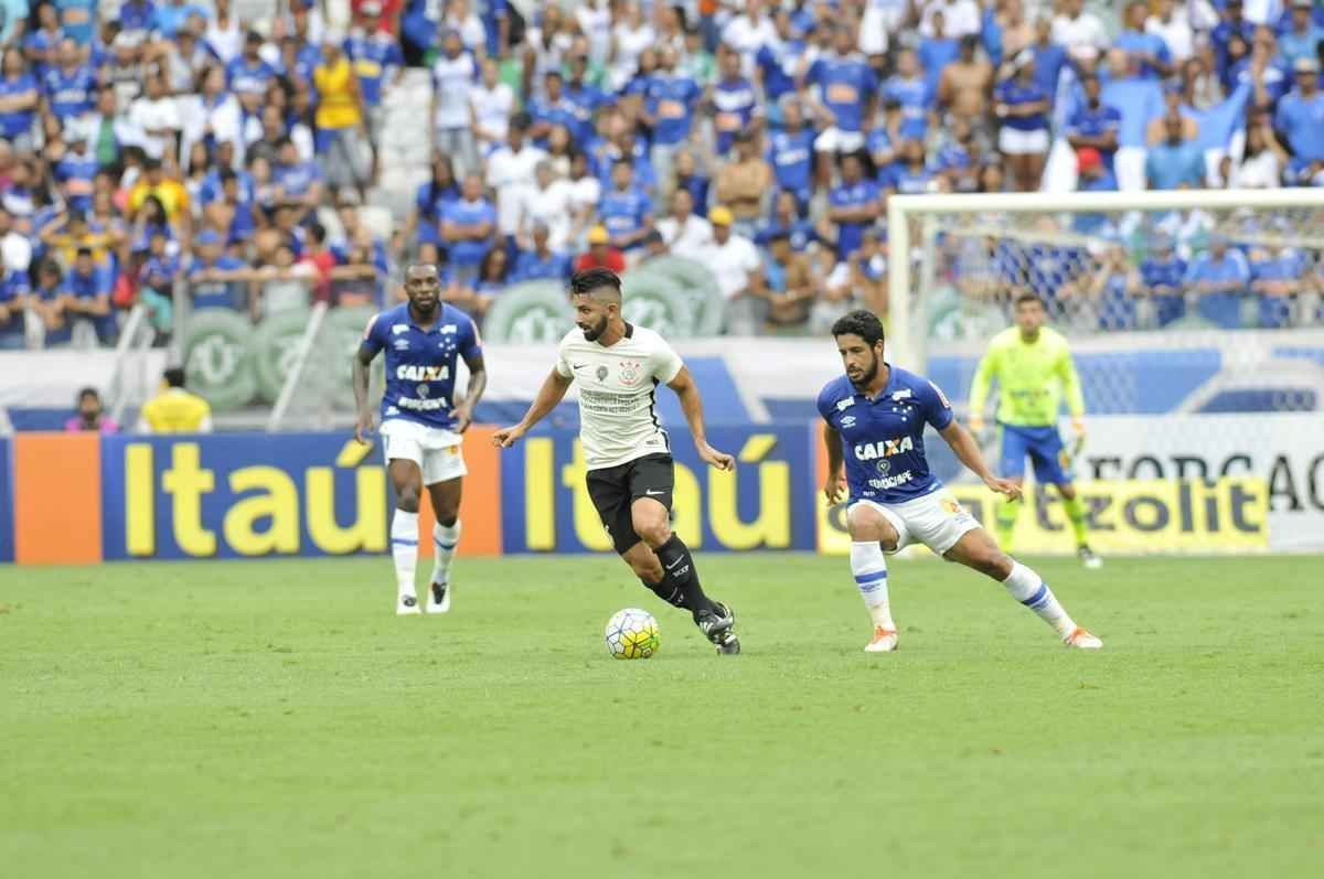 Veja imagens do primeiro tempo do jogo entre Cruzeiro e Corinthians