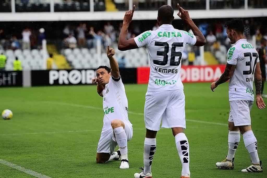 Imagens da vitria do Santos sobre o Amrica