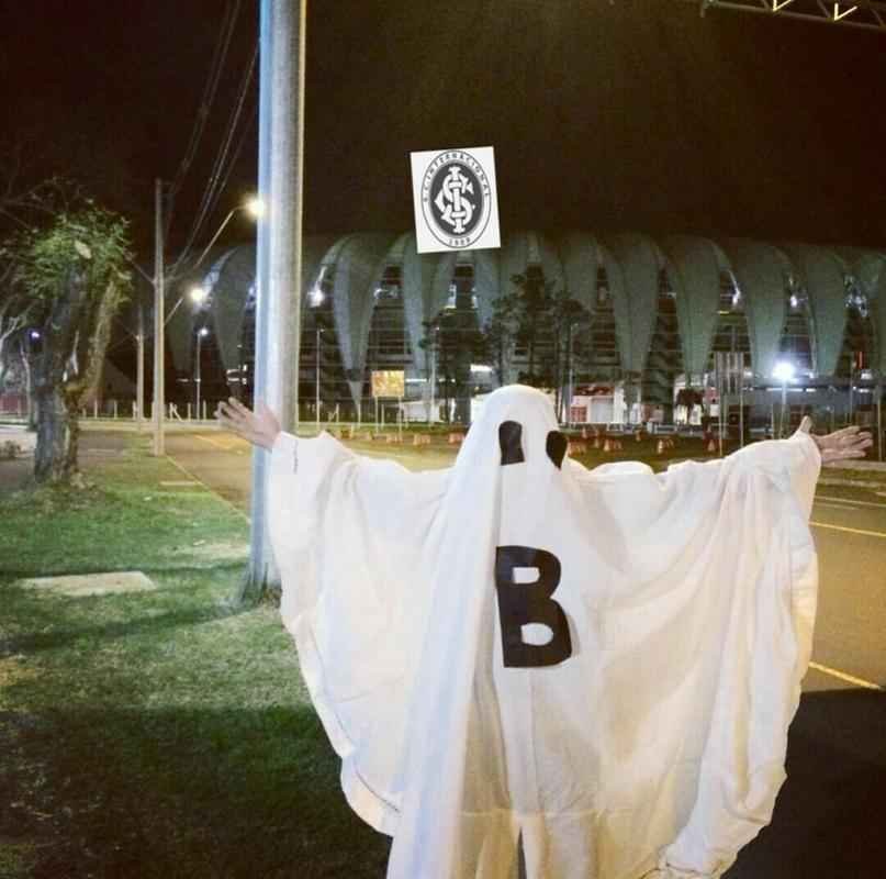 Confira os memes da queda do Internacional