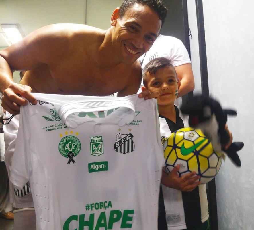 Veja homenagens  Chapecoense nos jogos deste domingo