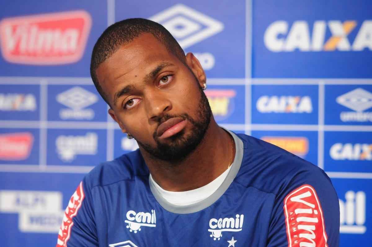 Veja imagens da entrevista coletiva da diretoria do Cruzeiro