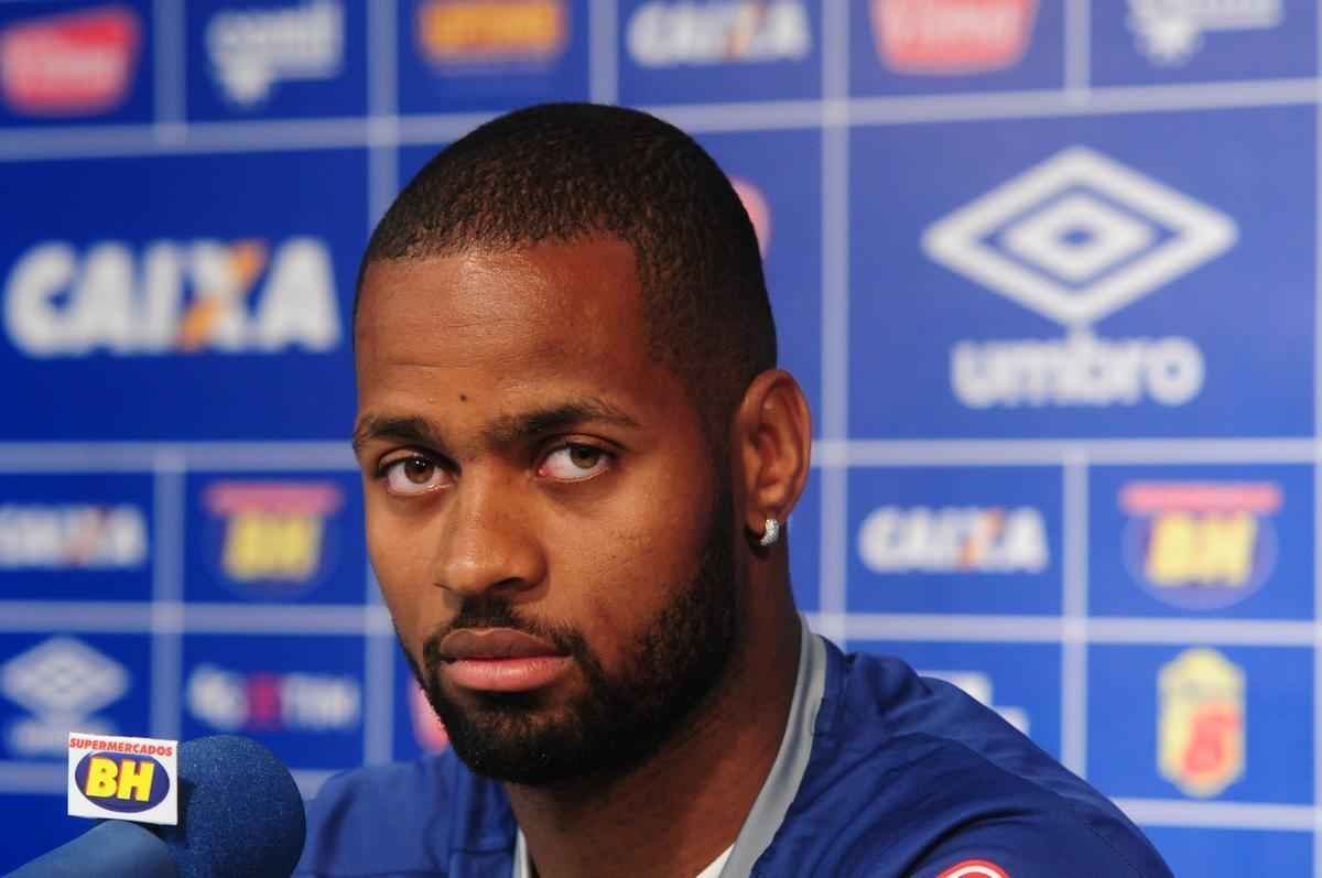 Veja imagens da entrevista coletiva da diretoria do Cruzeiro