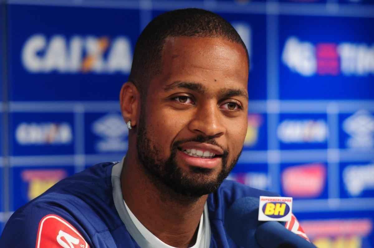 Veja imagens da entrevista coletiva da diretoria do Cruzeiro