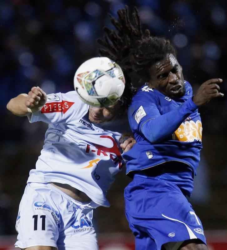 No jogo entre Real Garcilaso e Cruzeiro, pela fase de grupos da Copa Libertadores de 2014, Tinga foi alvo de racismo por parte da torcida peruana. Em entrevista  TV Globo depois do episdio ocorrido em 12 de fevereiro, o jogador afirmou que trocaria todos os ttulos conquistados na carreira por igualdade. 'Eu queria, se pudesse no ganhar nada e ganhar este ttulo contra o preconceito, eu trocaria todos os meus ttulos por uma igualdade em todas as reas, em todas as classes'.