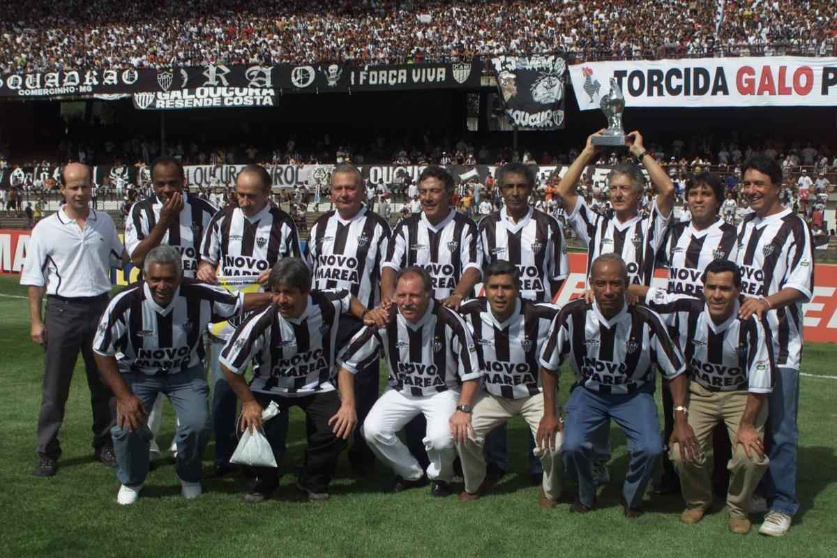 Em 2001, no aniversrio de 30 anos do ttulo de 1971, campees ganharam Galo de Prata do clube