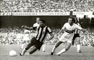 Imagens da vitória do Atlético sobre o São Paulo, por 1 a 0, no Mineirão, pelo triangular final do Brasileiro de 1971. Gol de Oldair deixou Galo perto do título, que seria confirmado com triunfo sobre o Botafogo, no Rio