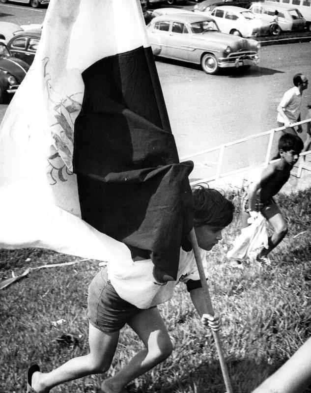 Imagens da vitria do Atltico sobre o So Paulo, por 1 a 0, no Mineiro, pelo triangular final do Brasileiro de 1971. Gol de Oldair deixou Galo perto do ttulo, que seria confirmado com triunfo sobre o Botafogo, no Rio