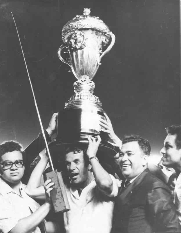 Atltico conquistou ttulo do Brasileiro de 1971 com vitria por 1 a 0 sobre o Botafogo no Maracan, no Rio de Janeiro. Dario marcou o gol da vitria de cabea depois do cruzamento de Humberto Ramos. Depois do apito final, houve muita festa de Tel Santana e de seus comandados no gramado
