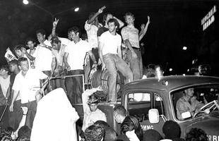 Momentos de Telê Santana na conquista do Brasileiro de 1971 pelo Atlético. Chegada em Belo Horizonte depois da vitória sobre o Botafogo, no Rio, e desfile em carro aberto pelas ruas da capital mineira.