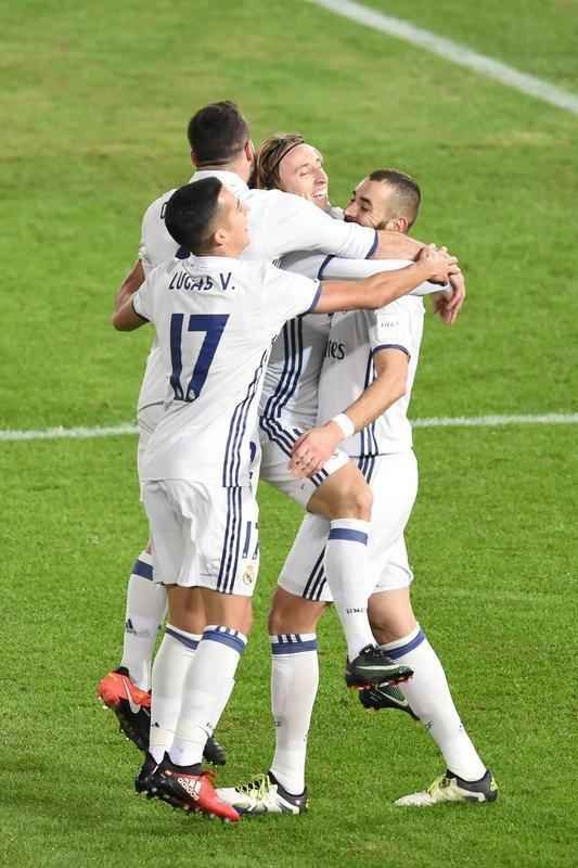 Em jogo com muitas reviravoltas, Real Madrid teve dificuldades, mas confirmou ttulo mundial. Benzema colocou espanhis na frente. Shibasaki e  Shibasaki viraram para o Kashima. Mas Cristiano Ronaldo fez trs gols, dois na prorrogao, e levou mais uma conquista para Madri