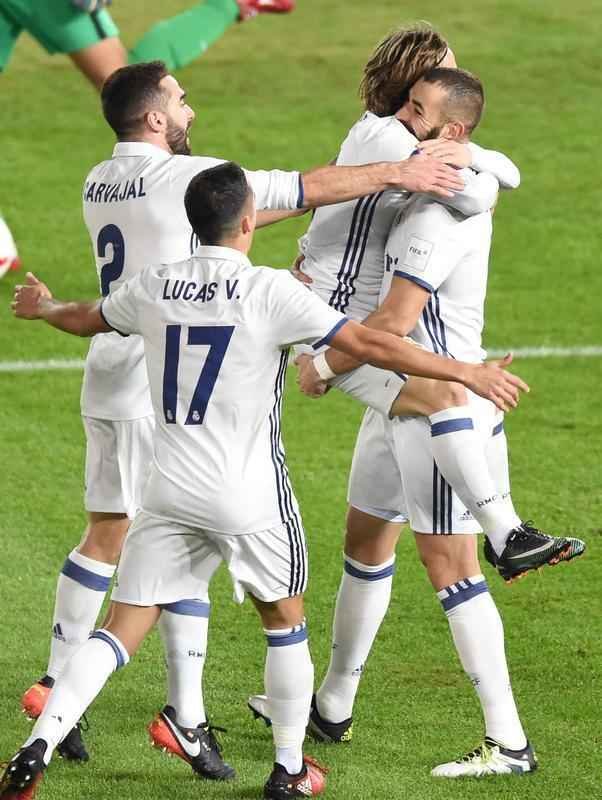 Em jogo com muitas reviravoltas, Real Madrid teve dificuldades, mas confirmou ttulo mundial. Benzema colocou espanhis na frente. Shibasaki e  Shibasaki viraram para o Kashima. Mas Cristiano Ronaldo fez trs gols, dois na prorrogao, e levou mais uma conquista para Madri