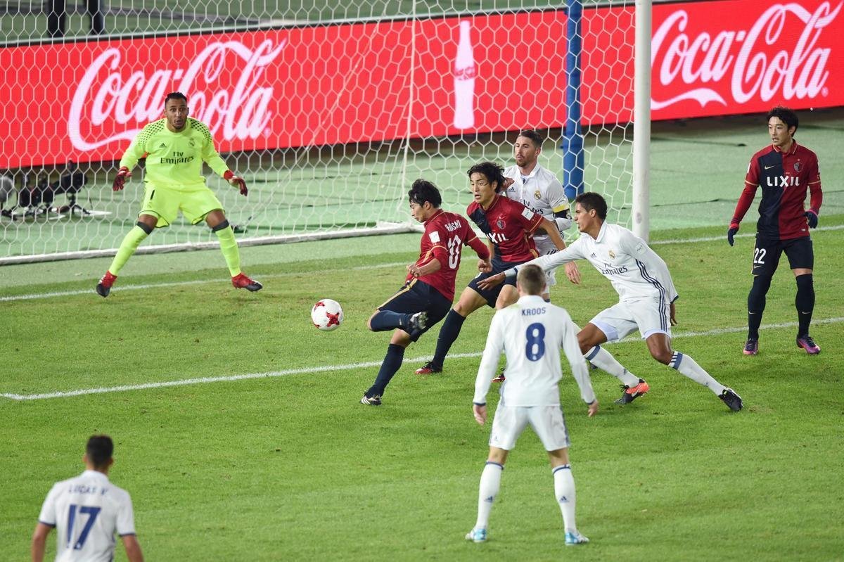 Em jogo com muitas reviravoltas, Real Madrid teve dificuldades, mas confirmou ttulo mundial. Benzema colocou espanhis na frente. Shibasaki e  Shibasaki viraram para o Kashima. Mas Cristiano Ronaldo fez trs gols, dois na prorrogao, e levou mais uma conquista para Madri