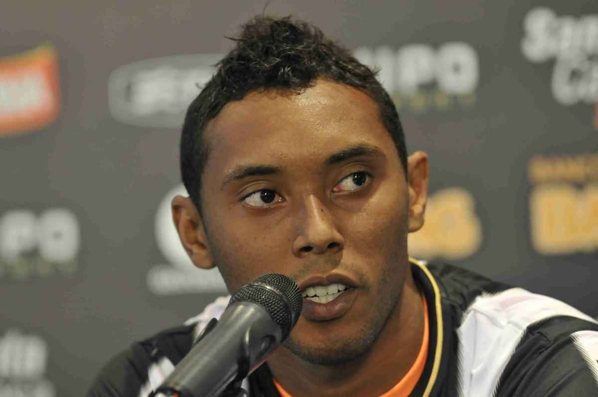Claudinei - O volante se destacou com a camisa do Amrica em 2013 e foi contratado pelo Galo em 2014. Claudinei no teve muitas oportunidades - foram apenas 16 partidas -, mas encerrou a temporada campeo da Recopa Sul-Americana e da Copa do Brasil.