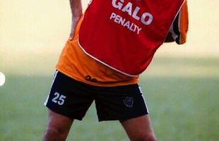 Paulo Baier - Ainda como lateral-direito, Paulo Baier jogou no Atltico em 1998. Depois de passar pelo Botafogo, vestiu a camisa do Amrica em 2000 e ficou at meados de 2001, quando voltou para o Galo. Com a camisa alvinegra, o jogador fez 43 jogos e marcou 3 gols.