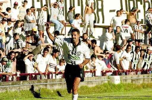 Toninho Cerezo - Revelado pelo Atltico em 1973, Cerezo  um dos grandes cones da histria do Galo. No fim de sua carreira, ele vestiu a camisa do Amrica em 1995/96. Ainda em 96, deixou o Coelho para voltar ao Alvinegro, onde encerrou sua trajetria como jogador em 1997.