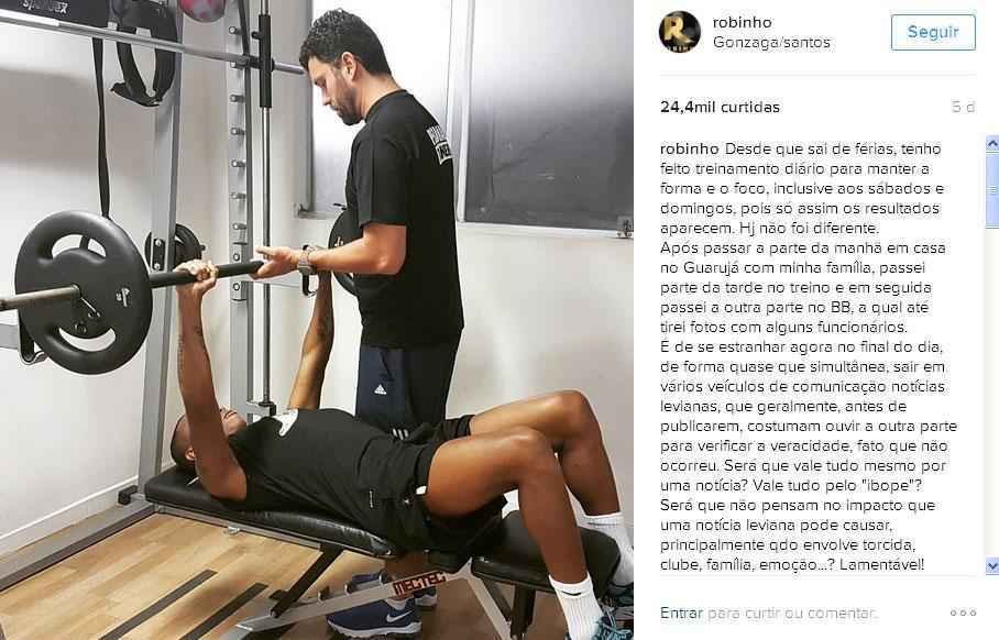 Robinho treina nas frias