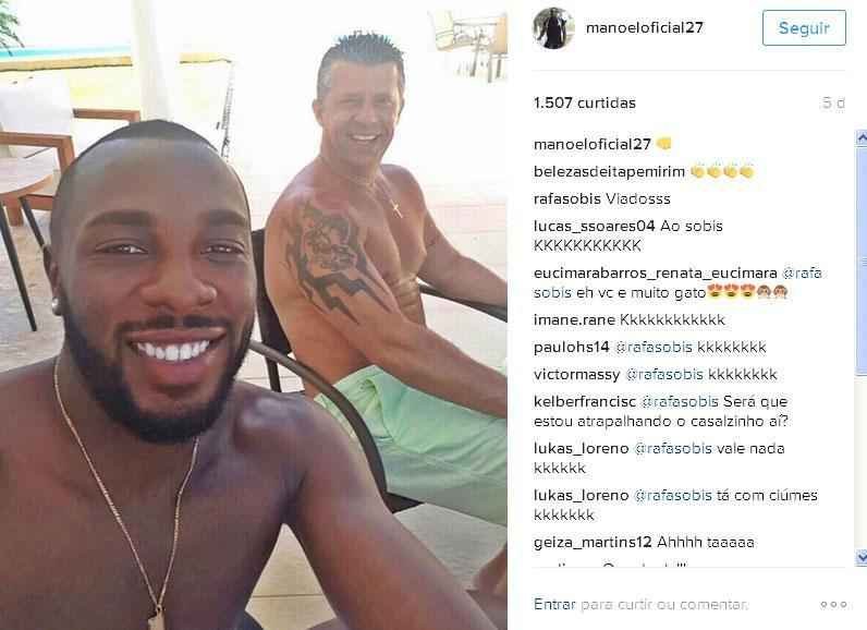 Manoel curte frias ao lado dos amigos