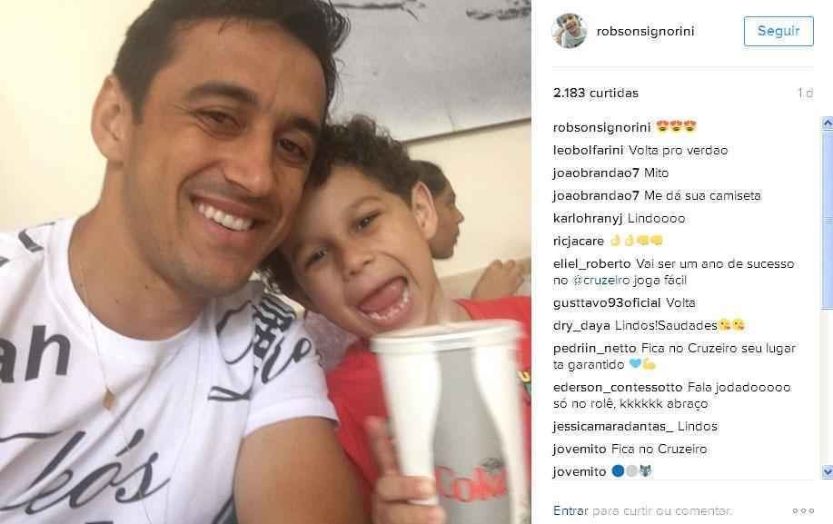 Robinho aproveita a famlia nas frias