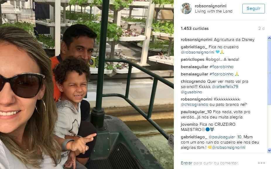 Robinho aproveita a famlia nas frias