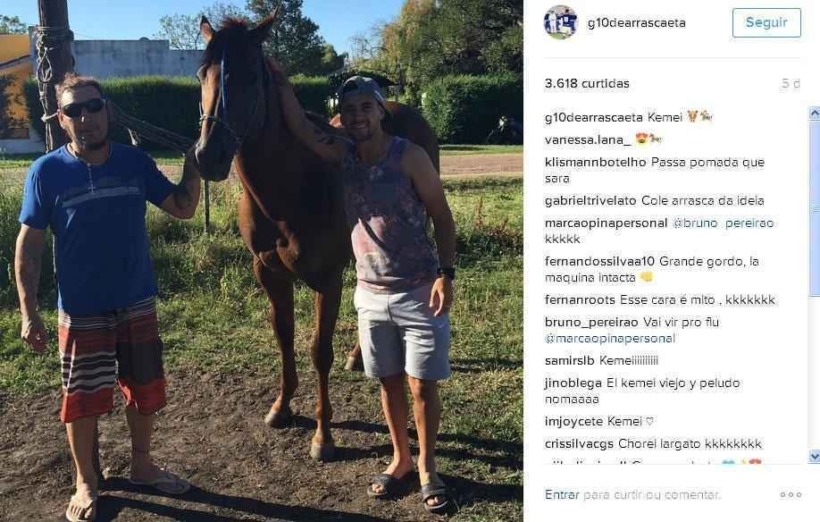 Arrascaeta est no Uruguai aproveitando os dias ao lado dos amigos e da famlia 