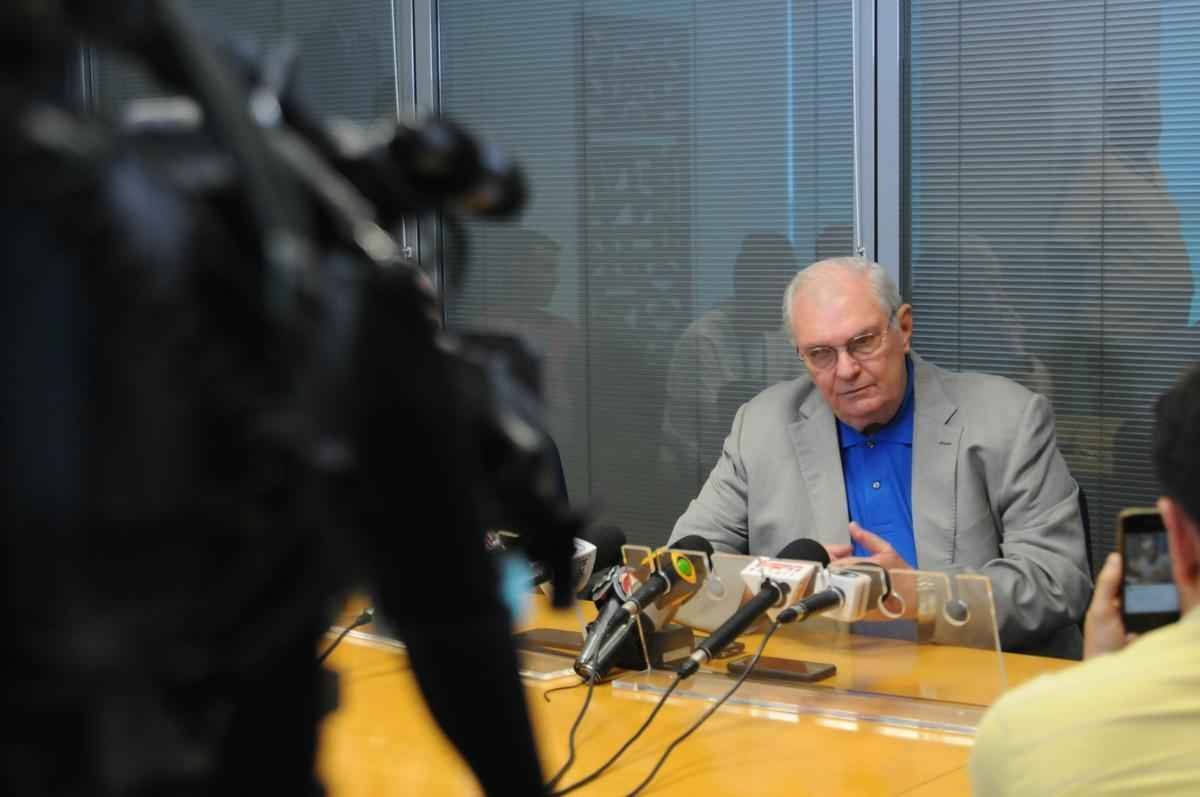 Gilvan de Pinho Tavares concede entrevista coletiva na sede do Cruzeiro