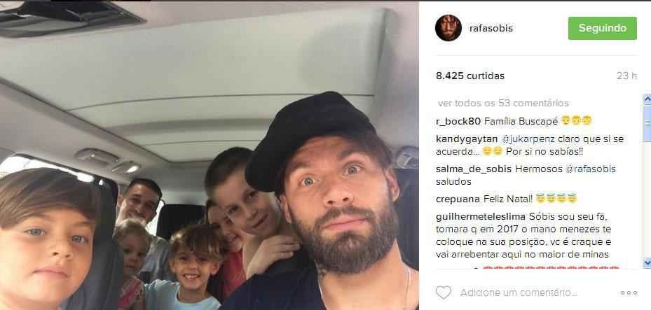 Rafael Sobis com a famlia