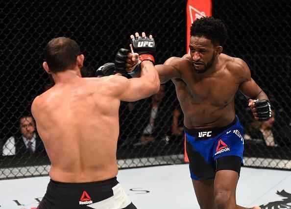 Neil Magny venceu Johny Hendricks por deciso unnime (triplo 29-28)