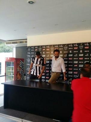Danilo Barcelos e Felipe Santana foram apresentados nesta tera-feira na Cidade do Galo