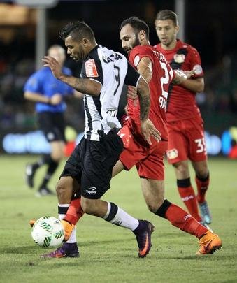 Com garotos e alguns reforos do profissional, Galo perde para o Bayer Leverkusen nos EUA