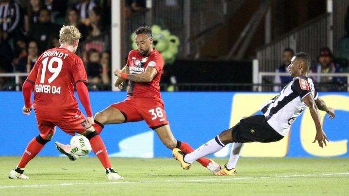 Com garotos e alguns reforos do profissional, Galo perde para o Bayer Leverkusen nos EUA