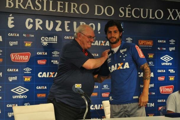 Diogo Barbosa e Hudson foram apresentados pelo presidente Gilvan de Pinho Tavares