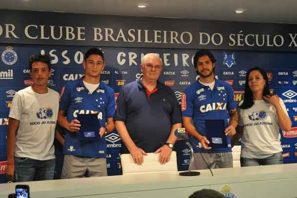 Diogo Barbosa e Hudson foram apresentados pelo presidente Gilvan de Pinho Tavares