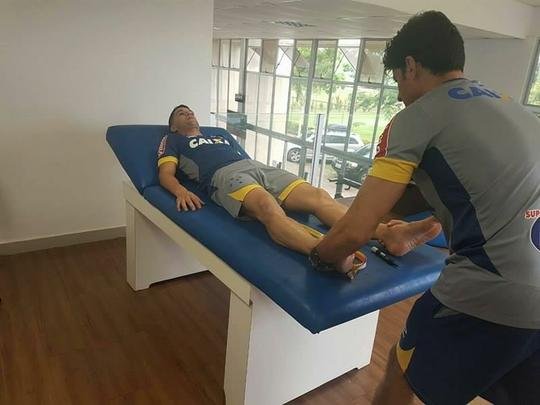 Depois da recepção calorosa em Confins, Thiago Neves conheceu a Toca II e realizou testes físicos