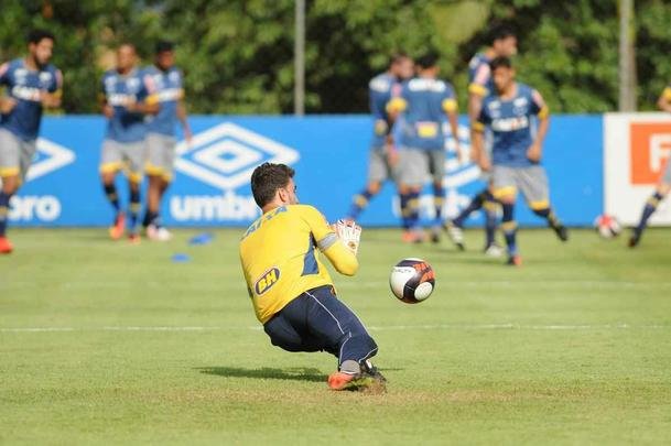 Imagens do jogo-treino entre Cruzeiro e guia, na Toca da Raposa II