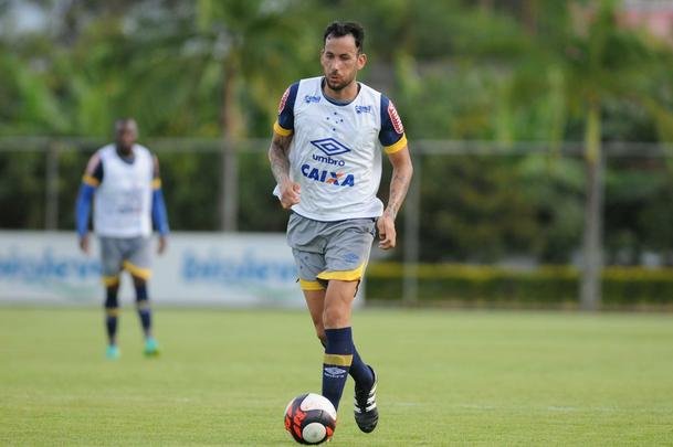 Imagens do jogo-treino entre Cruzeiro e guia, na Toca da Raposa II