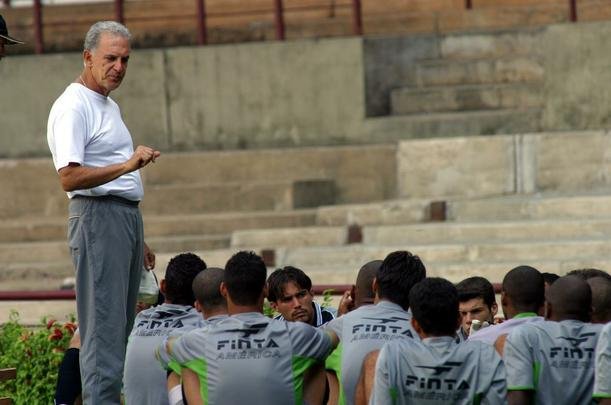 Carlos Alberto Silva, no América, em 2004