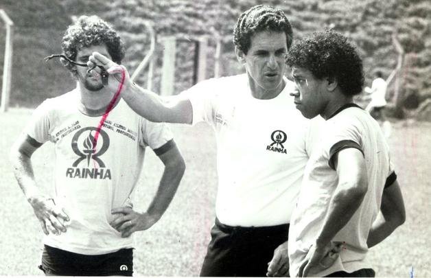 Carlos Alberto Silva como técnico do Atlético, em 1981; ele foi campeão mineiro pelo Galo