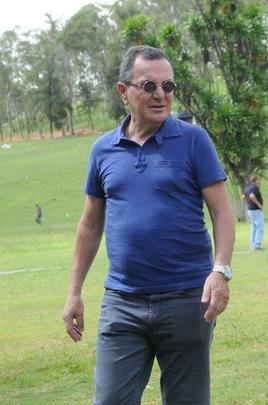 Sepultamento de Carlos Alberto Silva, no Parque da Colina, em BH, recebeu personalidades do esporte